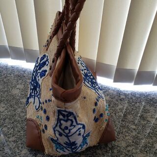 手刺繍かごバックの画像