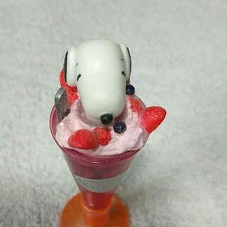 スヌーピーパフェ型ボールペンとシャープペンシルの画像