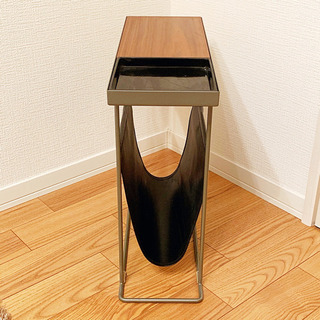 サイドテーブル兼マガジンラックの画像