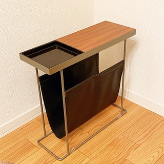 サイドテーブル兼マガジンラックの画像