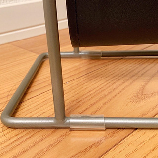 サイドテーブル兼マガジンラックの画像