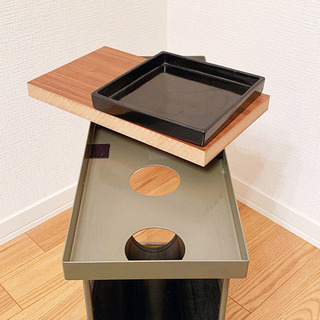 サイドテーブル兼マガジンラックの画像