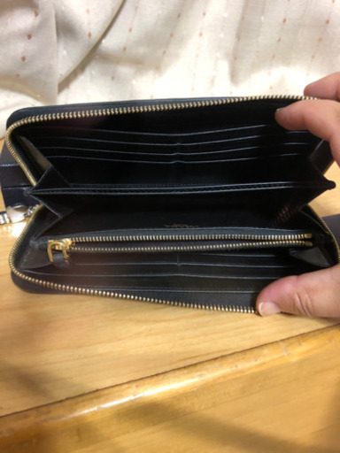 PRADAの長財布