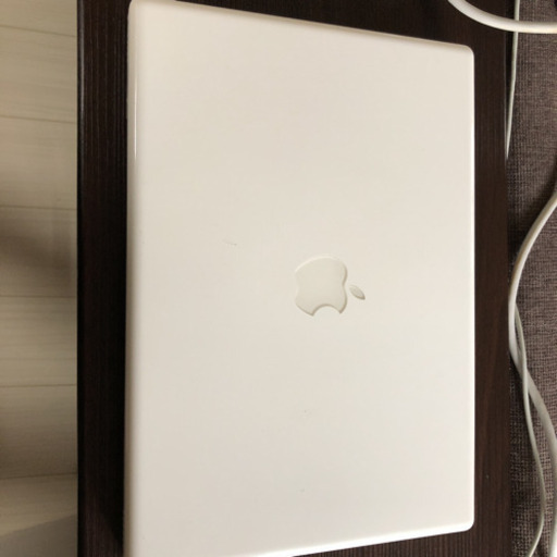 パソコン MacBook(MB062J/B)