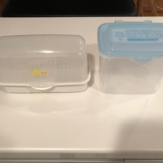 哺乳瓶消毒ケースとエコらくパックケース