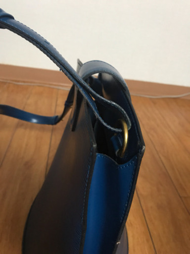 ルイヴィトンのショルダーバッグ