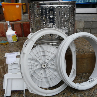 東芝5.0k洗濯機　AW-305W 2013年製の画像