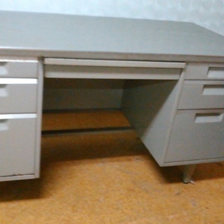事務用机です。