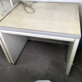  オフィステーブル 2台 新規会社立ち上げの方、予算を抑えたい方におすすめです)の画像