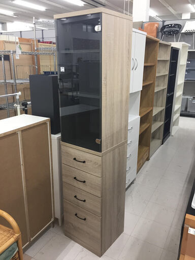 取りに来て頂ける方限定！1枚扉のキャビネットのご紹介です！