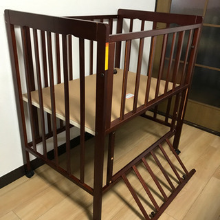 美品！ 西松屋ベビーベッドの画像