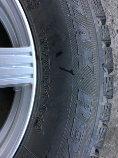 スタッドレスタイヤ、4本セット、 14インチアルミホイール、175／70R1414x5.5J 、+43/100-4H カラー【シルバー