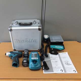 PayPay対応 マキタ 充電式インパクトドライバ TD090D 充電器 バッテリー×2個 バクバクライト ML101 アルミケース付 makita 札幌市西区西野