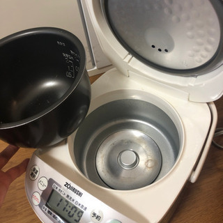 炊飯器の画像