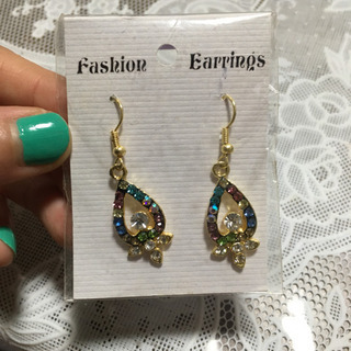 インド産 キラキラストーンピアス