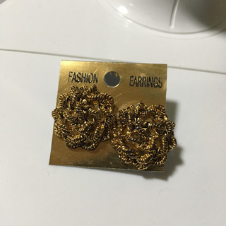 ゴールドピアス インド産