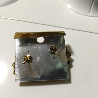 ゴールドピアス インド産の画像