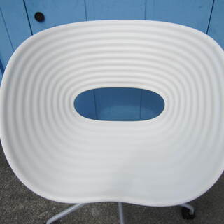 ヴィトラ　トムロールチェア　ホワイト　の画像