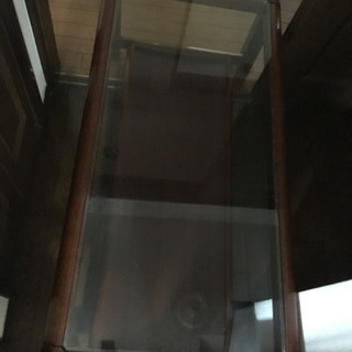 重厚感     ガラスローテーブルの画像
