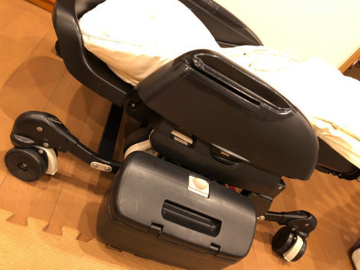 【値下げしました】コンビ 電動ハイローチェア