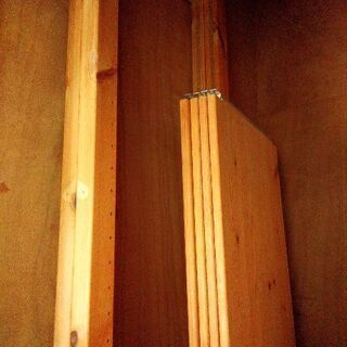 木目を生かしたナチュラル本棚