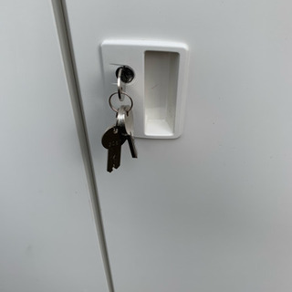 y534☆ PayPay対応！ 3人用ロッカー 美品 スペアキー付き 900×515×