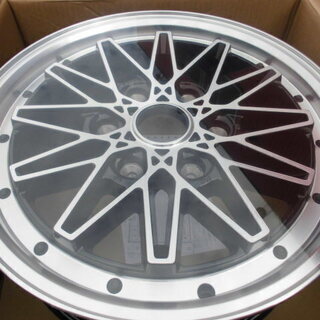 ハイエース用　ワークＸＴＲＡＰ０３　１７インチ　新品　４本セット