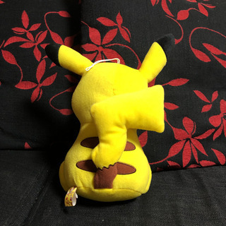 ピカチュウ クッション ぬいぐるみ の画像