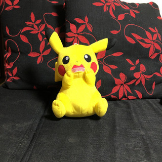 ピカチュウ クッション ぬいぐるみ の画像