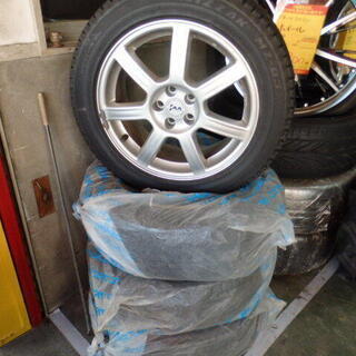 スバル　SAA　スタッドレスタイヤ　215/55R17の画像