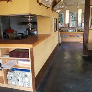 敷地面積300坪超え♫飲食店居抜き物件♫希少住宅、倉庫駐車スペース多数有り♫ - レンタルオフィス
