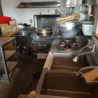 敷地面積300坪超え♫飲食店居抜き物件♫希少住宅、倉庫駐車スペース多数有り♫ - 不動産