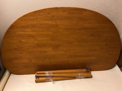 半月型のダイニングテーブルセット