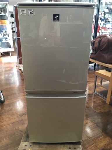 シャープ 137L 2ドア冷蔵庫 2011年製 SJ-PD14T