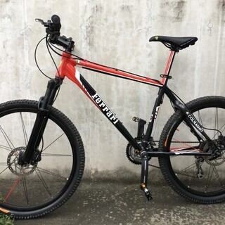 フェラーリ　/　コルナゴ・マウンテンバイク・走行５０キロ、新品同様の中古