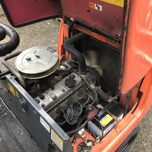 0.9t　トヨタ　エンジンフォークリフト　3m　小さくて置き場に困らず重宝します！