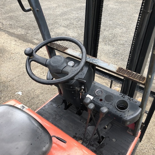 0.9t　トヨタ　エンジンフォークリフト　3m　小さくて置き場に困らず重宝します！