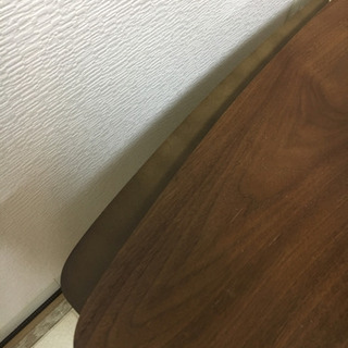 木製の折りたたみテーブルの画像