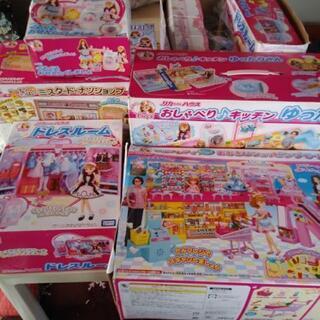 取引き中です。りかちゃんハウス中古８点