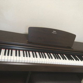 YAMAHA ARIUS ヤマハ アリウス  電子ピアノの画像