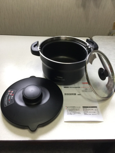 新品です。3〜5人用です。2.8リットル。KB Jー3000 サーモス真空保温調理器シャトルシェフ。 