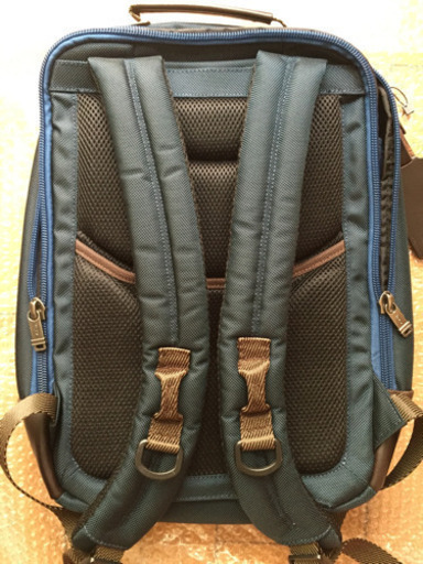 101 TUMI ネイビーリュック デザイン・使い勝手秀逸