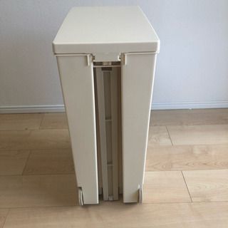 ゴミ箱の画像