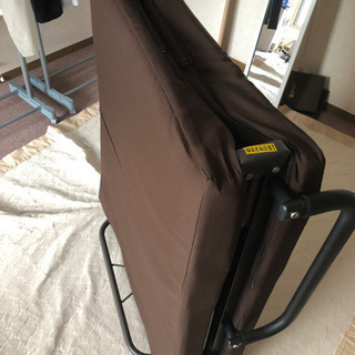 折りたたみベッドの画像