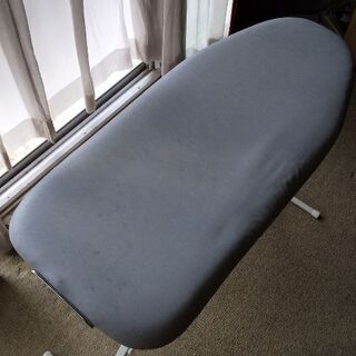 アイロン台 80cm×38cmの画像