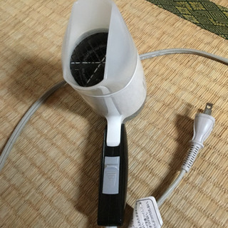 ドライヤー200円の画像