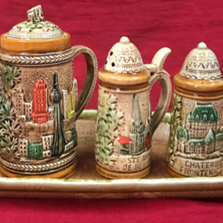 🐰　半額に値下げ 塩コショウ入れセット 未使用