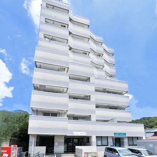 ⭐️リビング＋洋室2部屋⭐️オートロック⭐️新規リフォーム済⭐️...