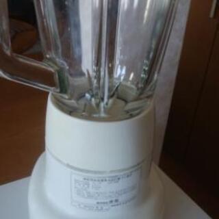 （取引中）ブレンダーミキサージューサー800ml仲佐の画像