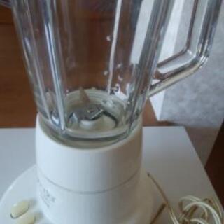（取引中）ブレンダーミキサージューサー800ml仲佐の画像